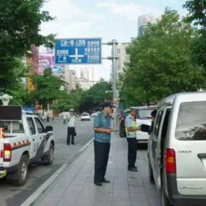 罗定:依法打击非法营运 净化道路运输市场