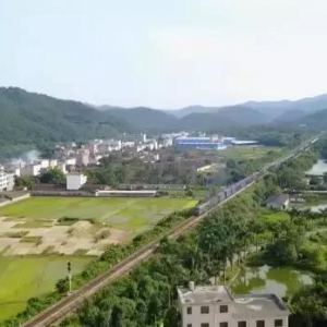 从新出发｜鸟瞰云浮新兴簕竹镇，太美了！