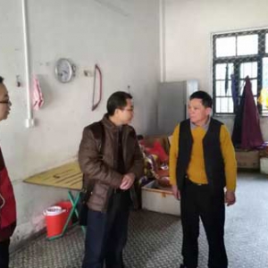 新兴部分山区低至3℃ 民政局组织发放应急御寒物资
