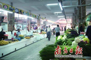 新兴整治农贸市场 提升文明形象