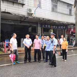 罗定多部门联合整治摊贩乱摆卖、雨棚乱搭建等“六乱”现象 ...
