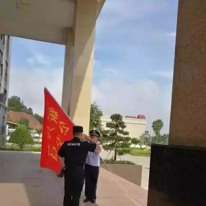 【惊险】新兴出动60多名警力！只为拯救新兴一对迷路的母子？ ... ...