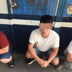 罗定警方在检查站查获4名利用app赌博嫌疑人 涉案数十万