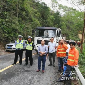 【抢险】新兴共出现7处边坡塌方，累计出动巡查抢险人员253人次！ ...