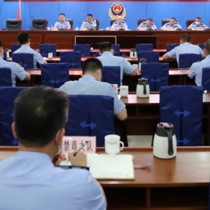 防汛抢险中诠释郁南公安职责担当