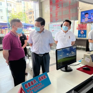 市人大检查组到我县开展医疗保障工作情况调研