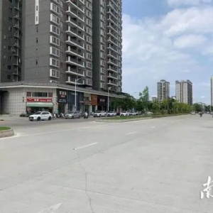 新兴县城这条路通了！以后出行不用绕路了！