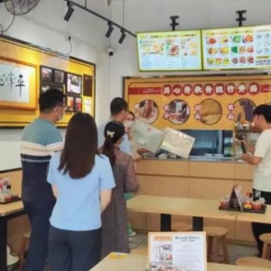 郁南：市县联合 “查餐厅” 行动 保障群众舌尖上的安全